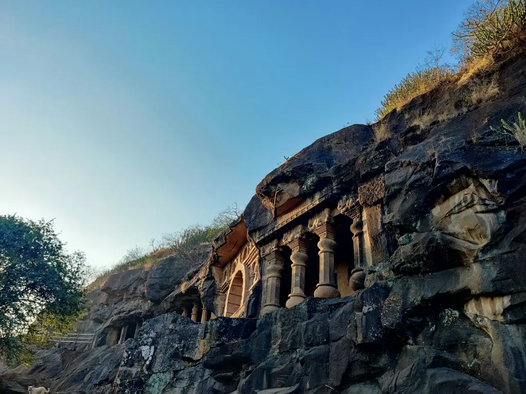 unsplash_UY0FS2_ehh4_trimbakeshwar.jpg.jpg.jpg.webp