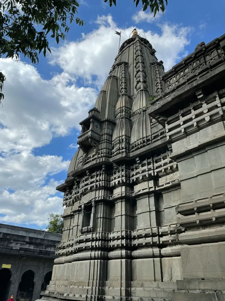 unsplash_uEWstrc-tDs_trimbakeshwar.webp
