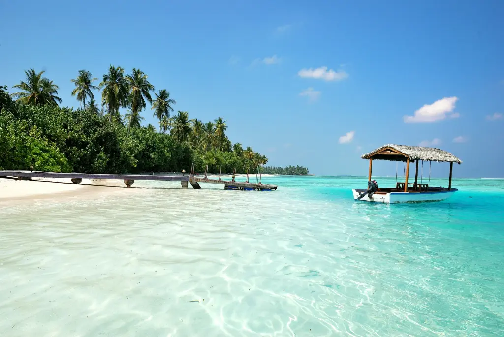 unsplash_M1ObxvsWVhY_Maldives.jpg.jpg.jpg.webp